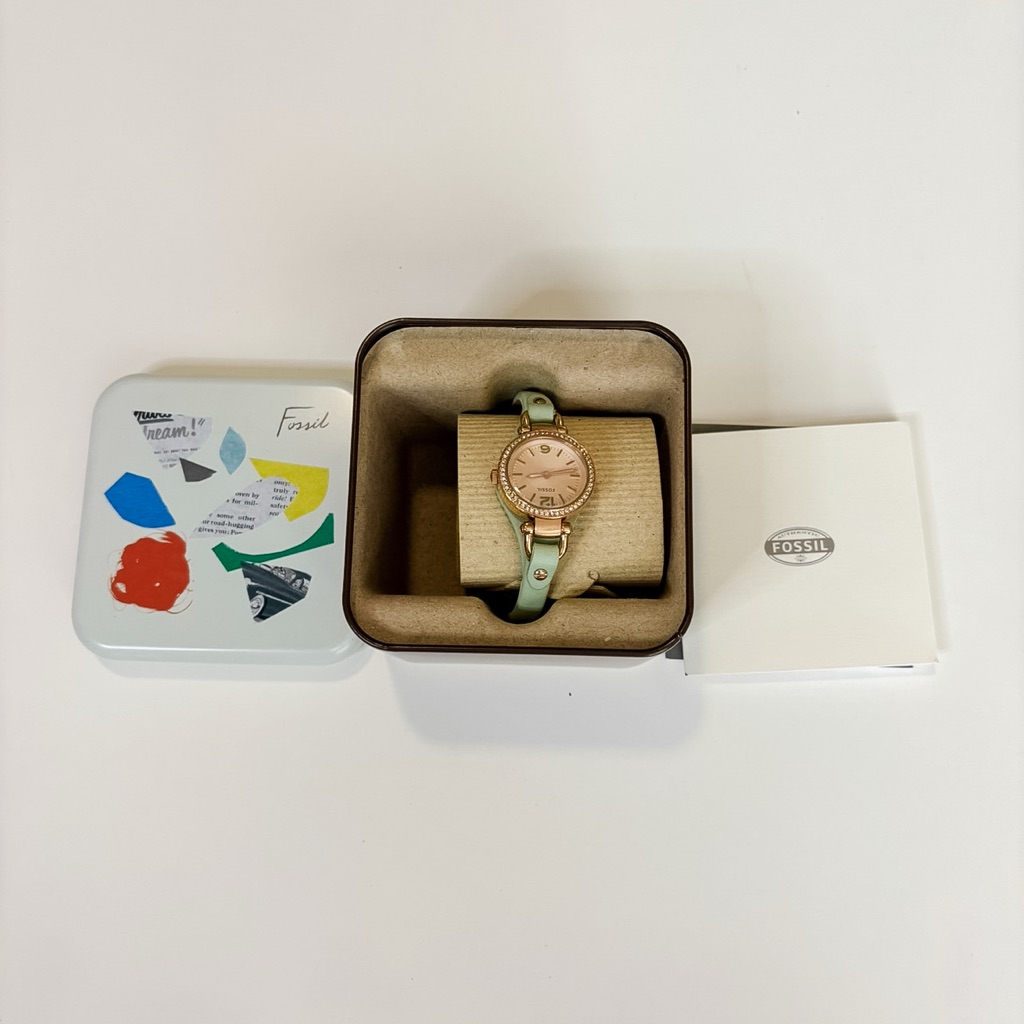Fossil Pastel Green Rose Gold Watch With Design Tin Box Fossil Pastel Green Rose Gold Watch With Design Tin Box